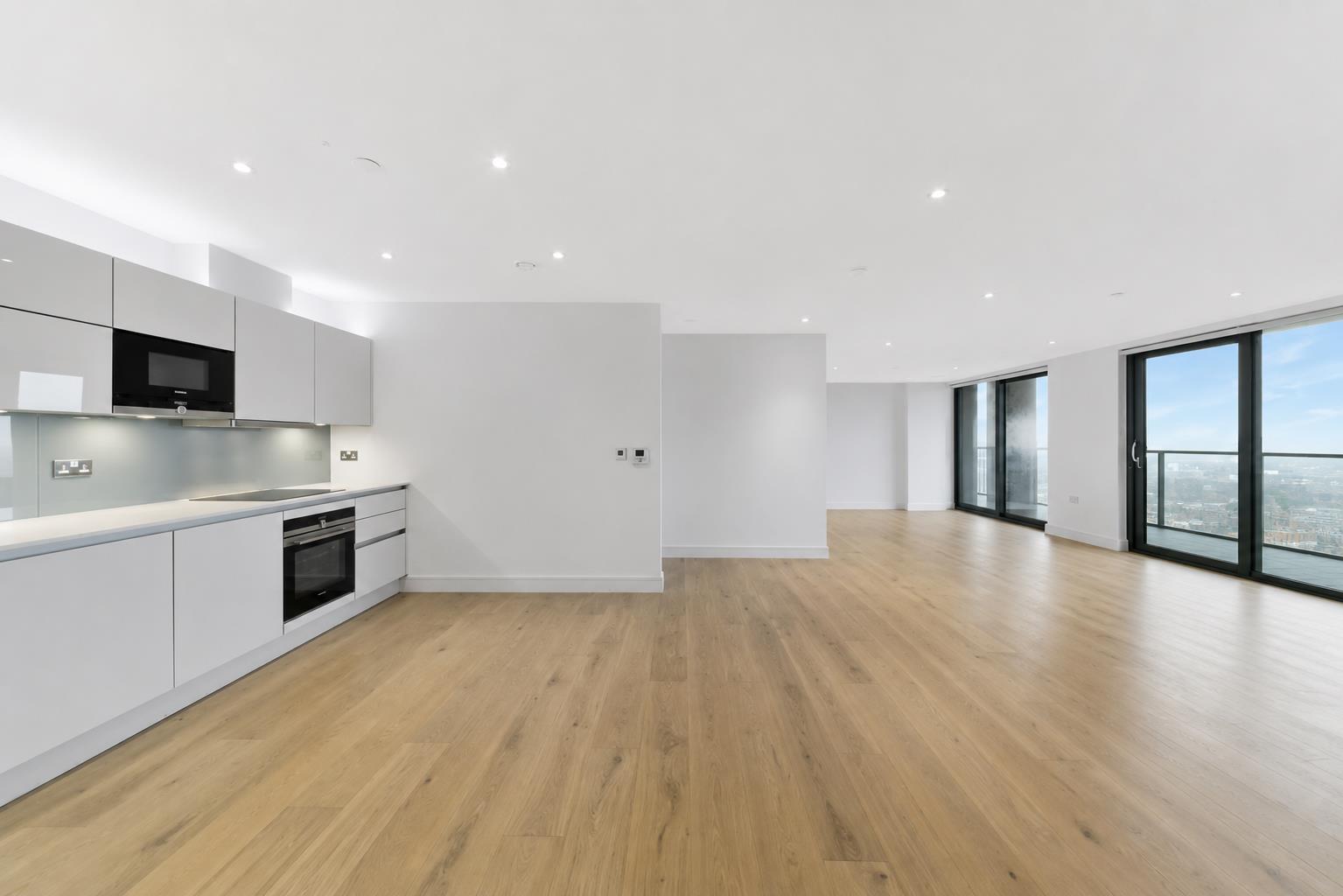 2 bed property in Heritage Tower, 118 East Ferry Road, LONDON
